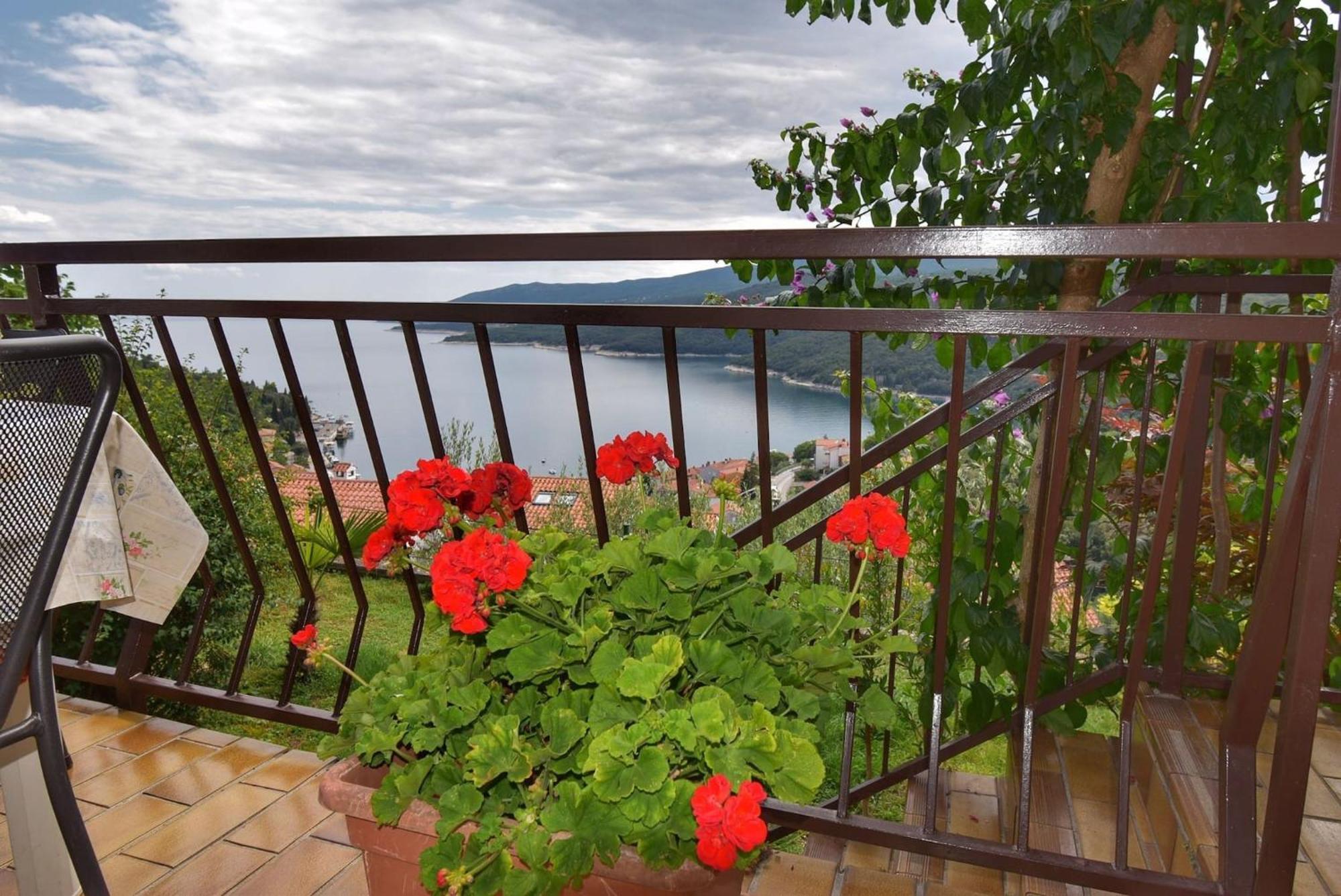 Apartment Neda In Rabac With Bay View Εξωτερικό φωτογραφία