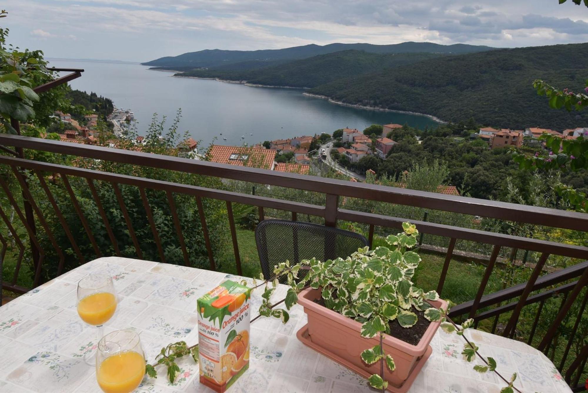 Apartment Neda In Rabac With Bay View Εξωτερικό φωτογραφία